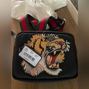 gucci tiger crossbody bag